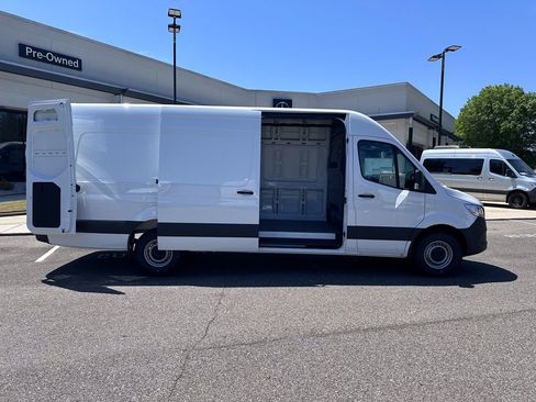 New 2025 Mercedes-Benz Sprinter 2500 image 25