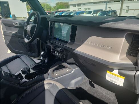 New 2026 Ford Bronco Outer Banks w/ Sasquatch Package image 27