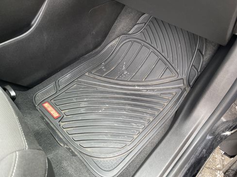 Used 2023 Chevrolet Blazer LT image 32