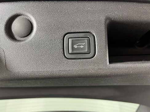 Used 2022 Chevrolet Equinox LT AWD/4WD image 45