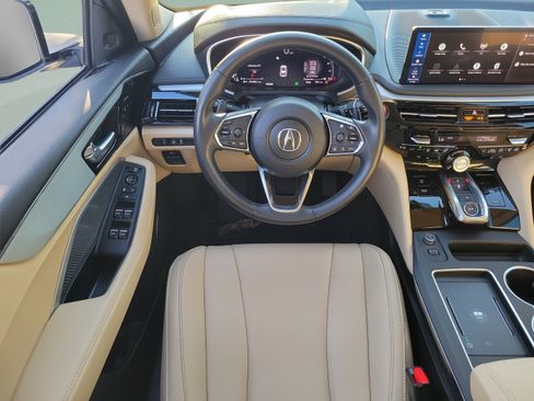 Used 2025 Acura MDX FWD image 9