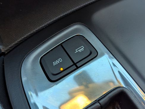 Used 2019 Chevrolet Equinox LT w/ Sun & Navigation Package image 13