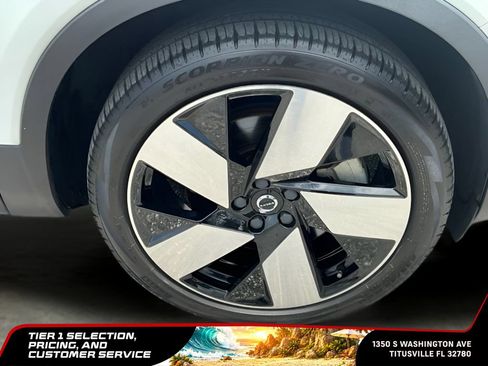 Used 2023 Volvo XC40 Recharge Ultimate AWD/4WD image 32