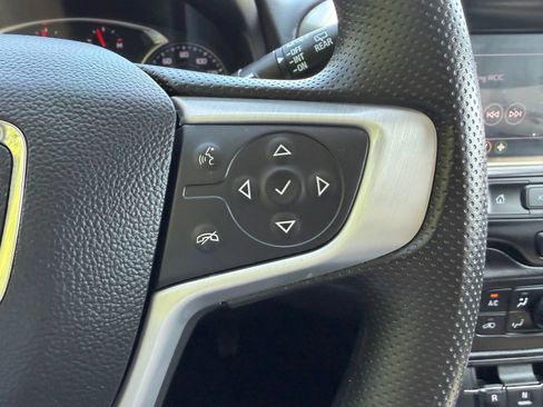 Used 2023 GMC Terrain SLE w/ Driver Convenience Package FWD image 34
