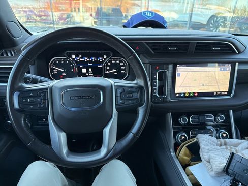 Used 2021 GMC Yukon Denali w/ Denali Ultimate Package image 8