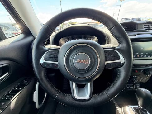 Used 2018 Jeep Renegade Latitude w/ Cold Weather Group AWD/4WD image 12