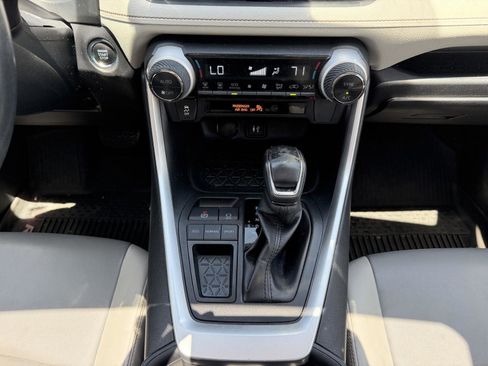 Used 2019 Toyota RAV4 XLE Premium w/ Carpet Mat Package FWD image 26