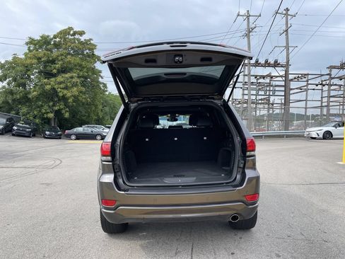 Certified 2020 Jeep Grand Cherokee Altitude AWD/4WD image 13