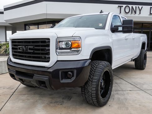 Used 2016 GMC Sierra 2500 SLE w/ SLE Preferred Package AWD/4WD image 4