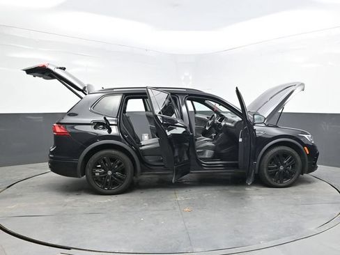 Used 2022 Volkswagen Tiguan SE R-Line AWD/4WD image 40