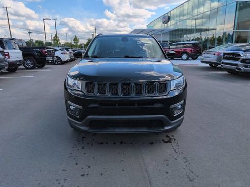 Used 2019 Jeep Compass Latitude FWD image 2