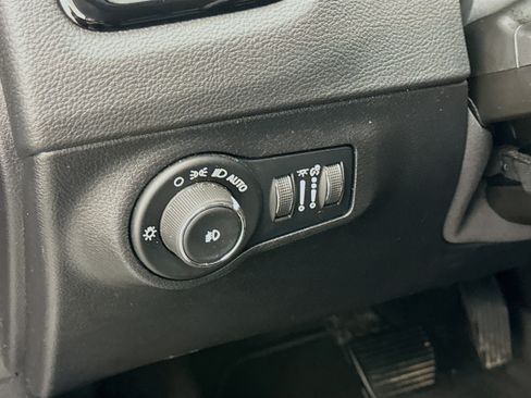 Used 2019 Jeep Compass Limited AWD/4WD image 17