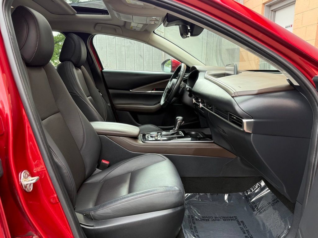 Used 2022 MAZDA CX-30 AWD 2.5 S w/ Premium Package image 19