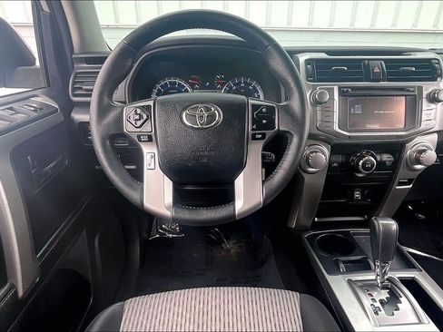 Used 2015 Toyota 4Runner SR5 image 6