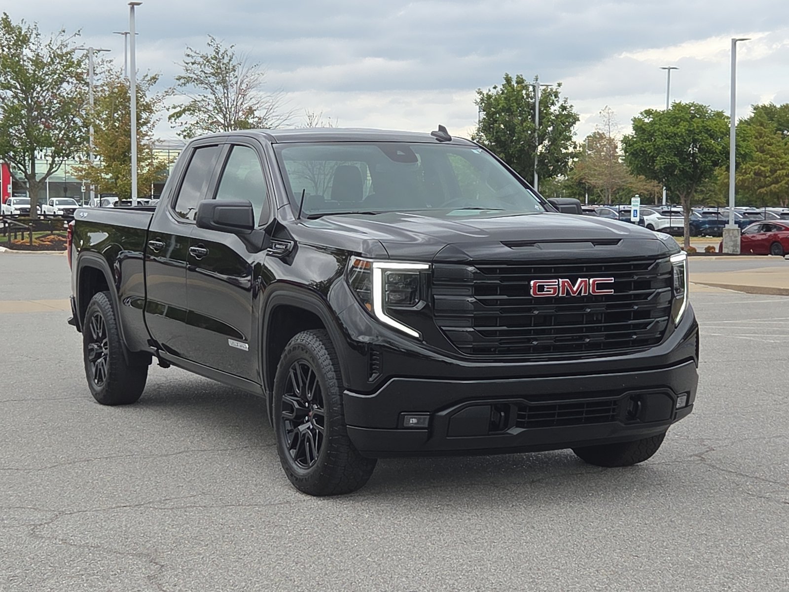 Used 2024 GMC Sierra 1500 Elevation AWD/4WD image 1