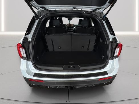 New 2026 Ford Explorer ST-Line w/ ST-Line Street Pack image 30