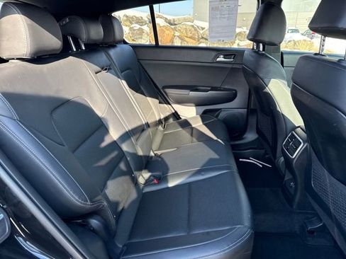 Used 2022 Kia Sportage Nightfall Edition image 14