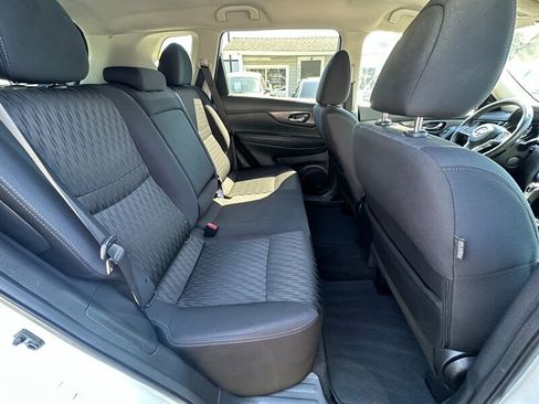 Used 2019 Nissan Rogue SV FWD image 17