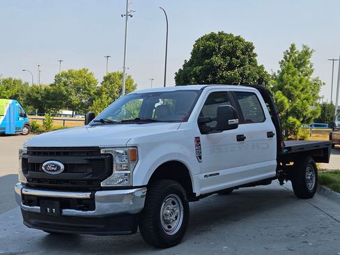 Used 2022 Ford F250 XL w/ Power Equipment Group AWD/4WD image 3