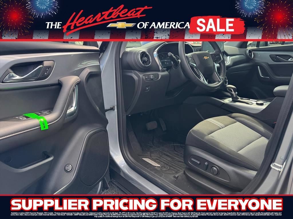 New 2025 Chevrolet Blazer LT w/ Convenience Package FWD image 11