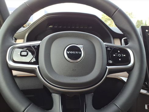 New 2026 Volvo XC90 B6 Plus w/ Protection Package Premier image 22