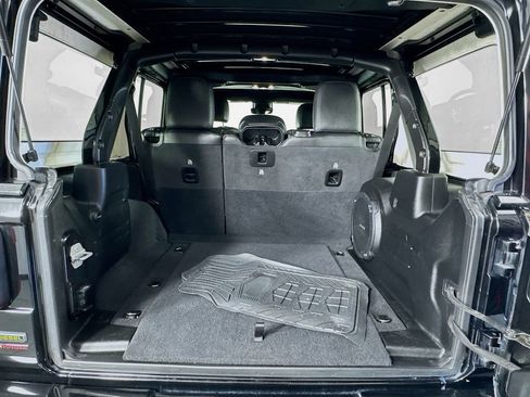 Used 2021 Jeep Wrangler Unlimited Sahara image 28