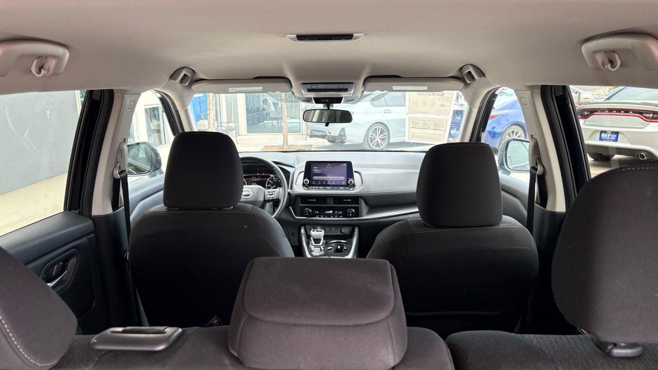 Used 2025 Nissan Rogue SV FWD image 11