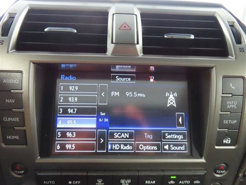 Used 2018 Lexus GX 460 Luxury image 26