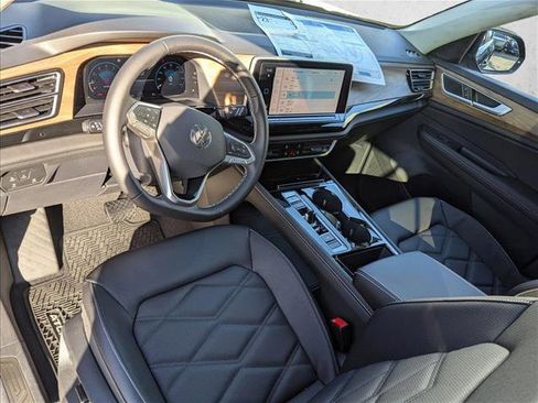 New 2026 Volkswagen Atlas SE image 3