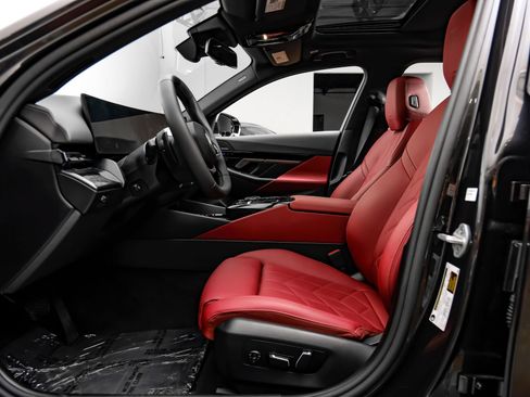 Used 2025 BMW 530i RWD image 4