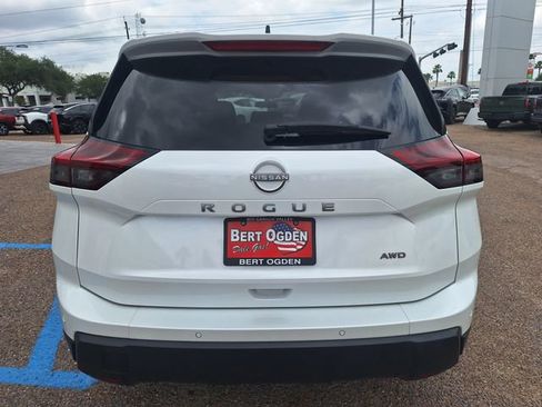 Certified 2025 Nissan Rogue S AWD/4WD image 6