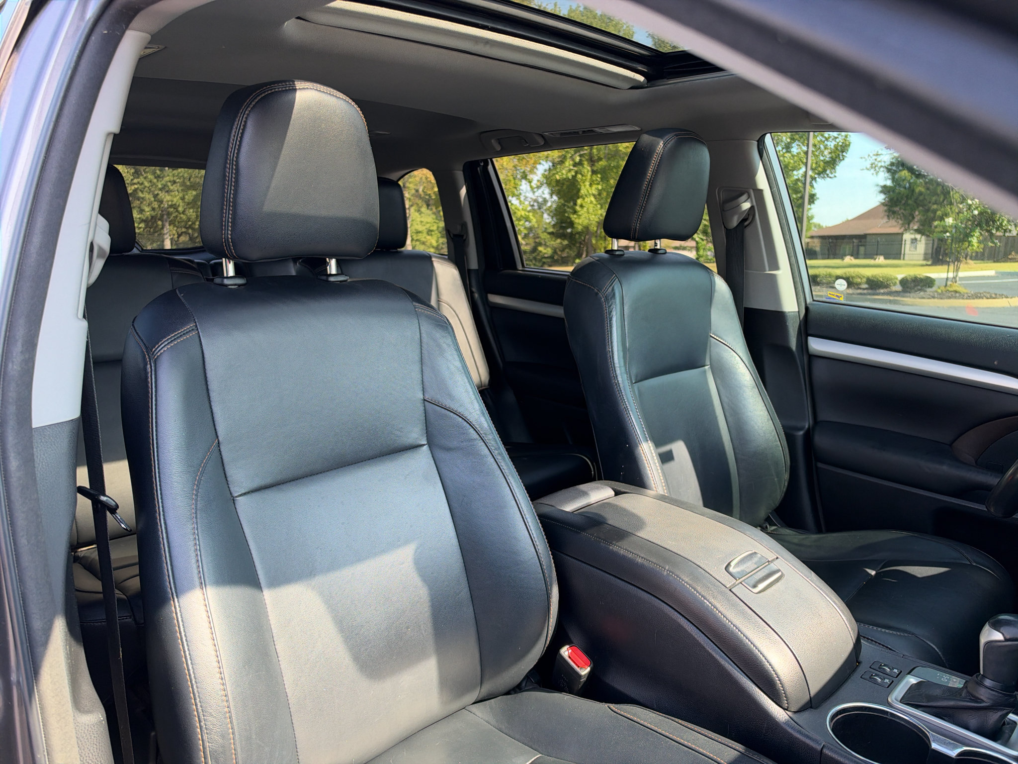 Used 2018 Toyota Highlander XLE FWD image 20