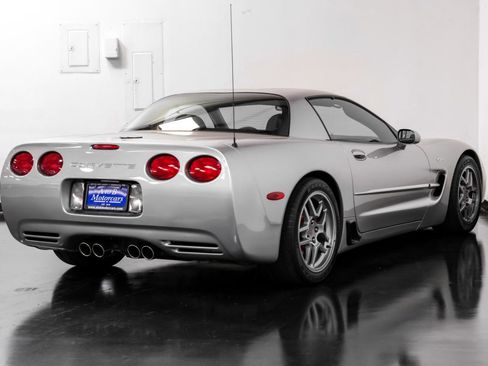 Used 2004 Chevrolet Corvette Z06 w/ Memory Package RWD image 7