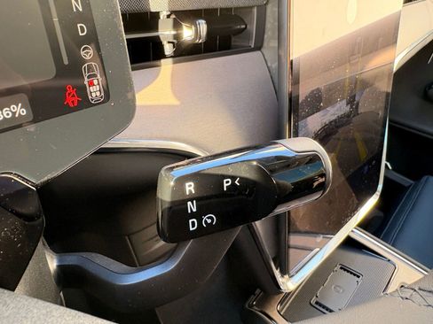 New 2025 Volvo EX90 Ultra image 18