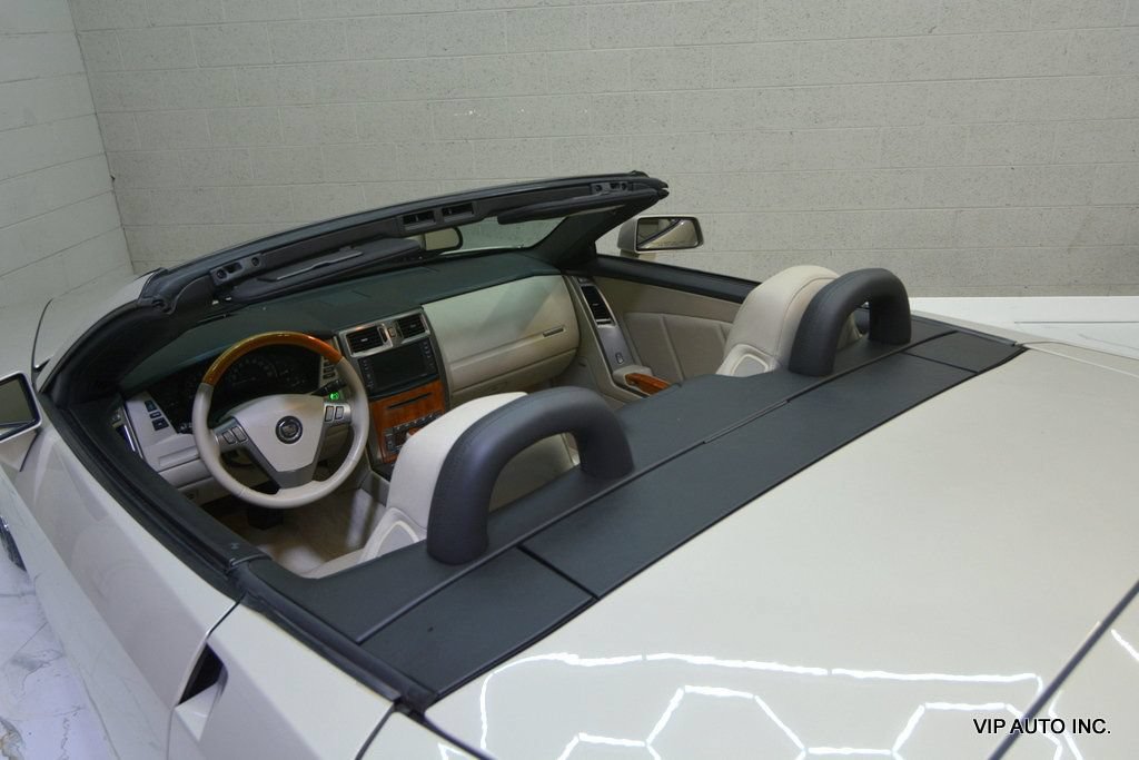 Used 2006 Cadillac XLR RWD image 27