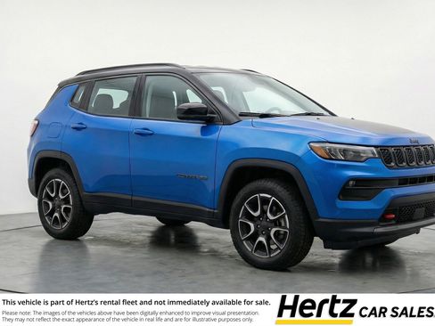 Used 2025 Jeep Compass Trailhawk AWD/4WD image 1