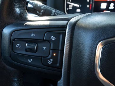 Used 2021 GMC Yukon Denali w/ Denali Premium Package image 18