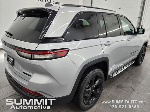 New 2025 Jeep Grand Cherokee Limited w/ Black Appearance Package image 5