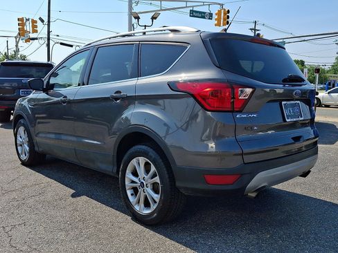 Certified 2019 Ford Escape SE FWD image 4