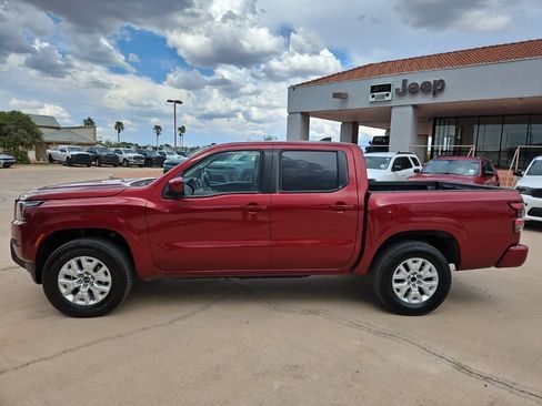 Used 2023 Nissan Frontier SV AWD/4WD image 2