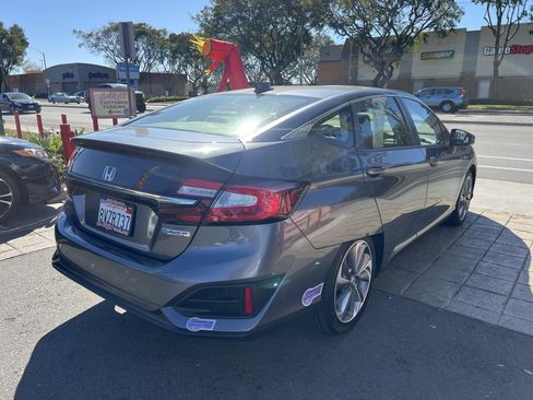 Used 2018 Honda Clarity Plug-In Hybrid image 9