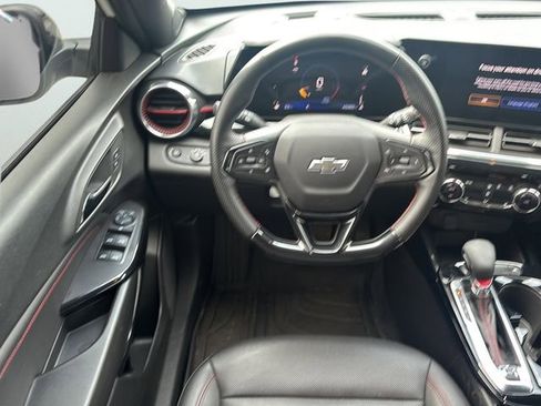 Used 2025 Chevrolet Trax RS w/ Driver Confidence Package image 18