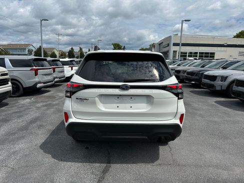 Used 2025 Subaru Forester Premium w/ Convenience Package #1 AWD/4WD image 6