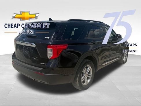 Used 2021 Ford Explorer XLT AWD/4WD image 4