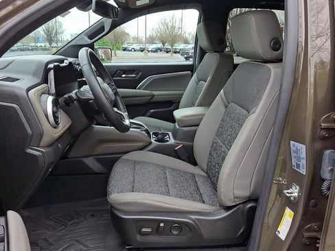 Used 2024 Chevrolet Colorado ZR2 w/ Safety Package image 16