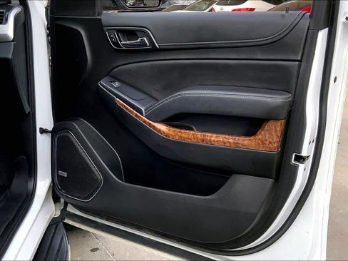 Used 2020 Chevrolet Suburban Premier image 22