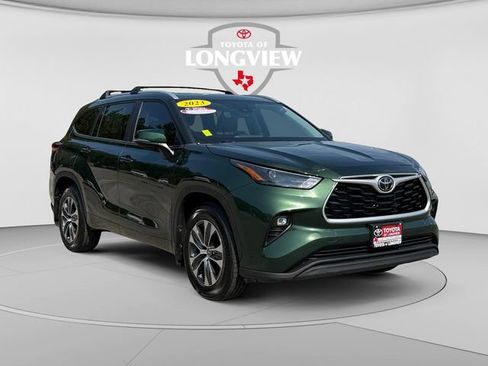 Used 2023 Toyota Highlander XLE FWD image 7