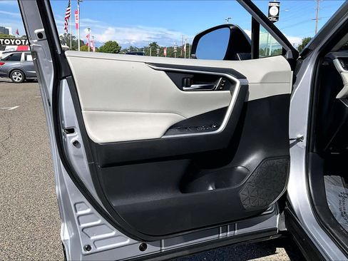 Used 2021 Toyota RAV4 XLE Premium FWD image 21