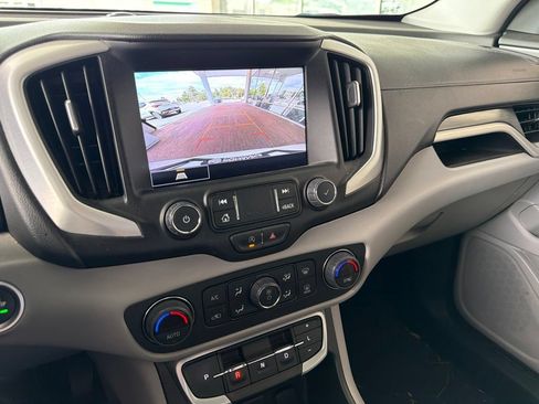 Used 2024 GMC Terrain SLT FWD image 21