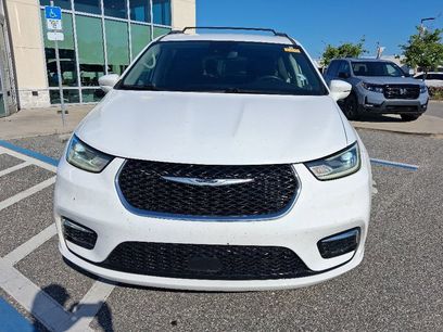 Used 2022 Chrysler Pacifica Touring-L